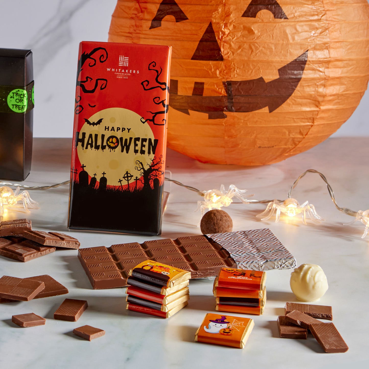 Halloween-themed Milk Chocolate Neapolitans, perfect for trick-or-treaters and party-goers alike.&nbsp;  Each of the 150 creamy milk chocolate pieces comes individually wrapped in Luxury foil and adorned with eerie full-colour paper wrappers, capturing the spirit of Halloween